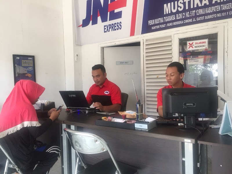 Mengirim Barang ke Tangerang? BZ Taksi Barang Cilacap Siap Antar!